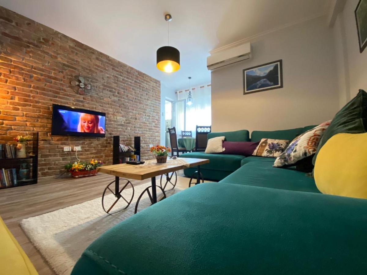 Ultra Apartments 'New Baazar' Tirana Buitenkant foto