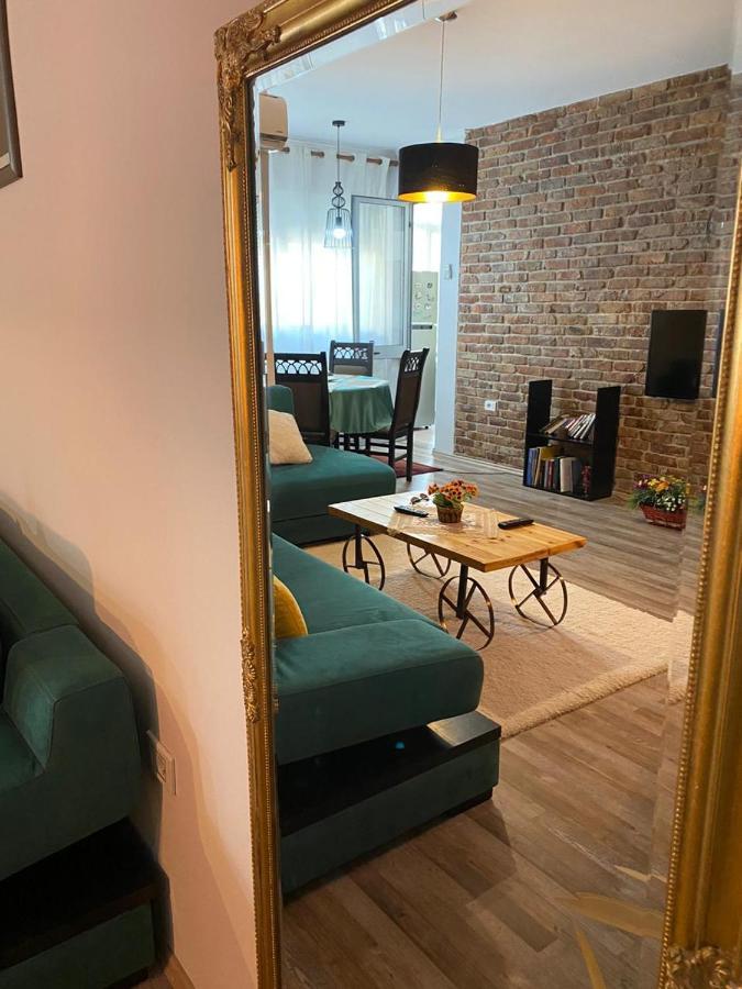 Ultra Apartments 'New Baazar' Tirana Buitenkant foto