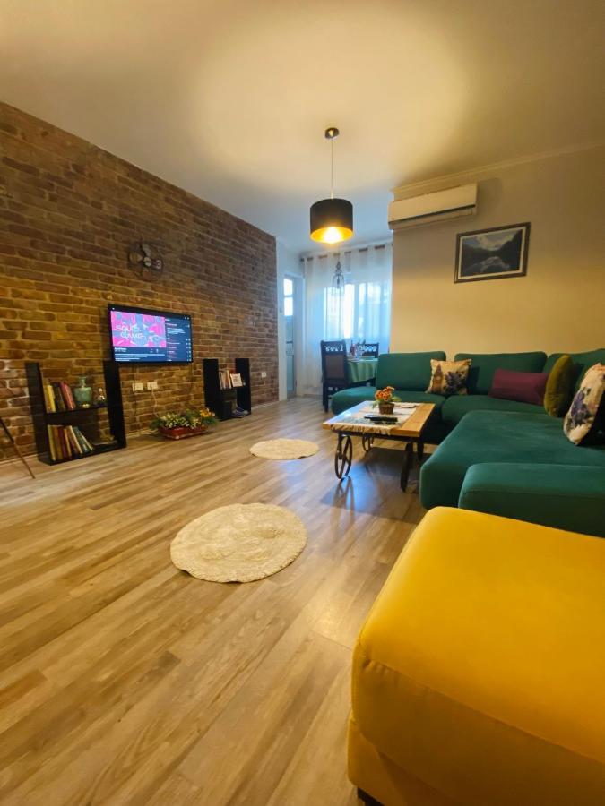 Ultra Apartments 'New Baazar' Tirana Buitenkant foto