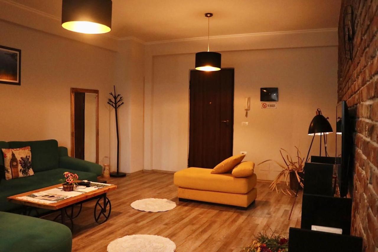 Ultra Apartments 'New Baazar' Tirana Buitenkant foto